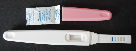 Gevoeligheid Hcg Urine Rapid Test Cassette/Stripe/Pen Kit 5-15 minuten Leestyd 24 maanden houdbaarheid
