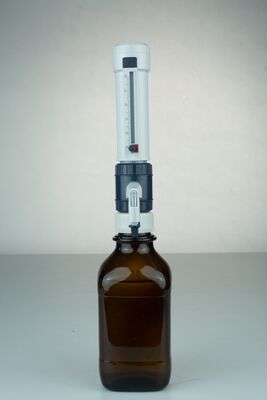 Hoogprecisie vloeistofbehandelingsapparatuur voor laboratoriumchemische en reagensgebruik